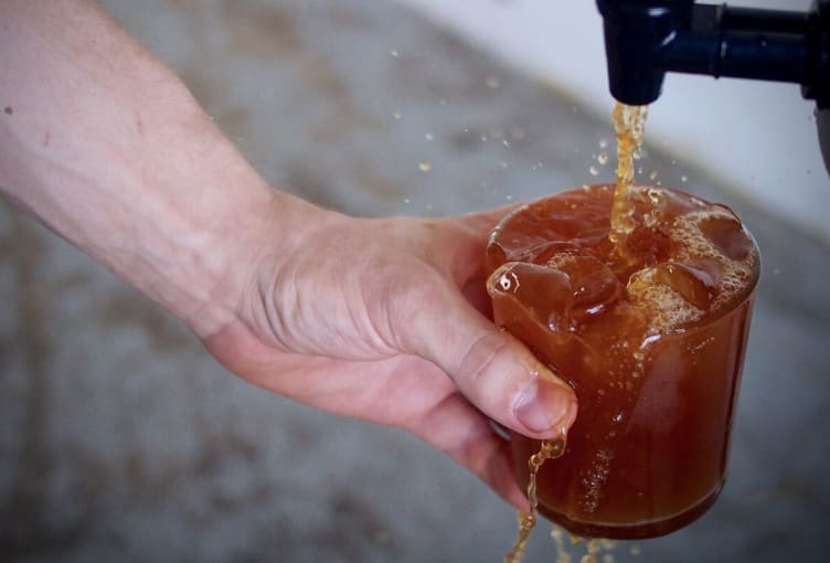 Image of someone making Cold brew coffee