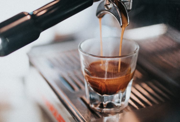 Image of someone making Espresso (blends)