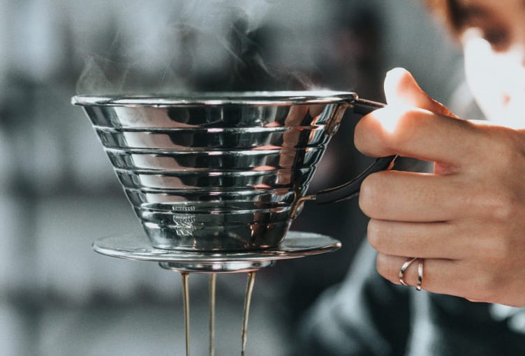 Image of someone making Kalita Wave